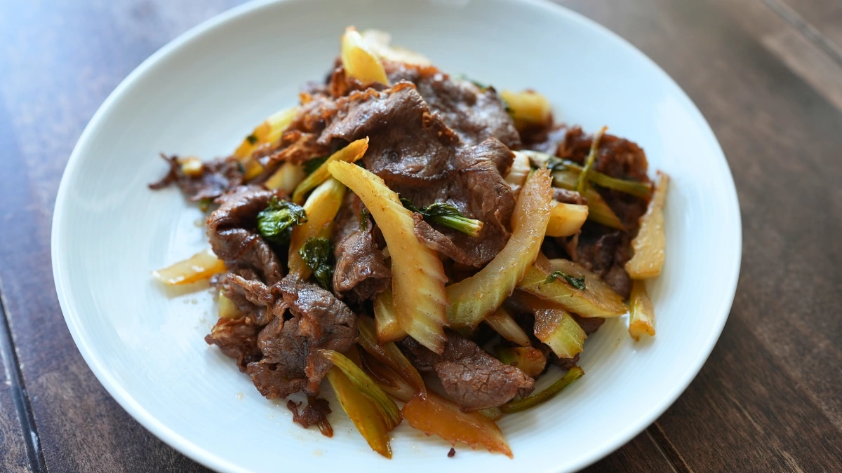 5-Minute recipe | How to make stir-fried beef and celery | KAMADO かまど